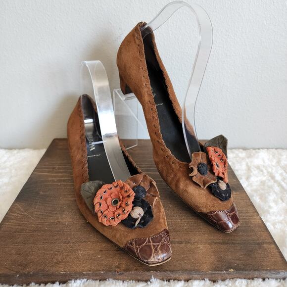 Prada Designer Kitten Heel Brown Suede Floral Pumps Women's Size 40 - Picture 1 of 14